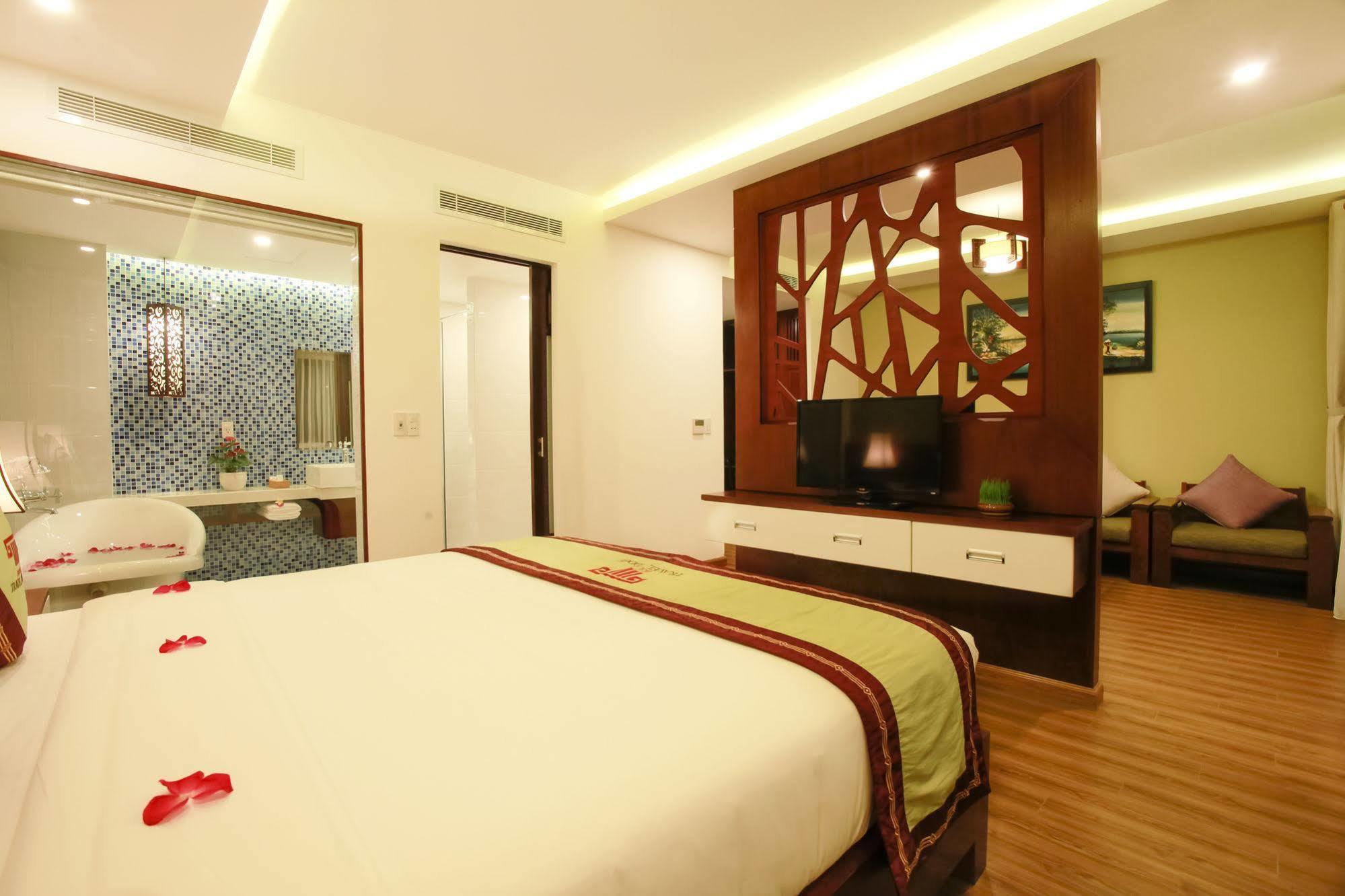 ฮอยอัน ทราเวล ลอดจ์ โฮเต็ล Hotel ภายนอก รูปภาพ