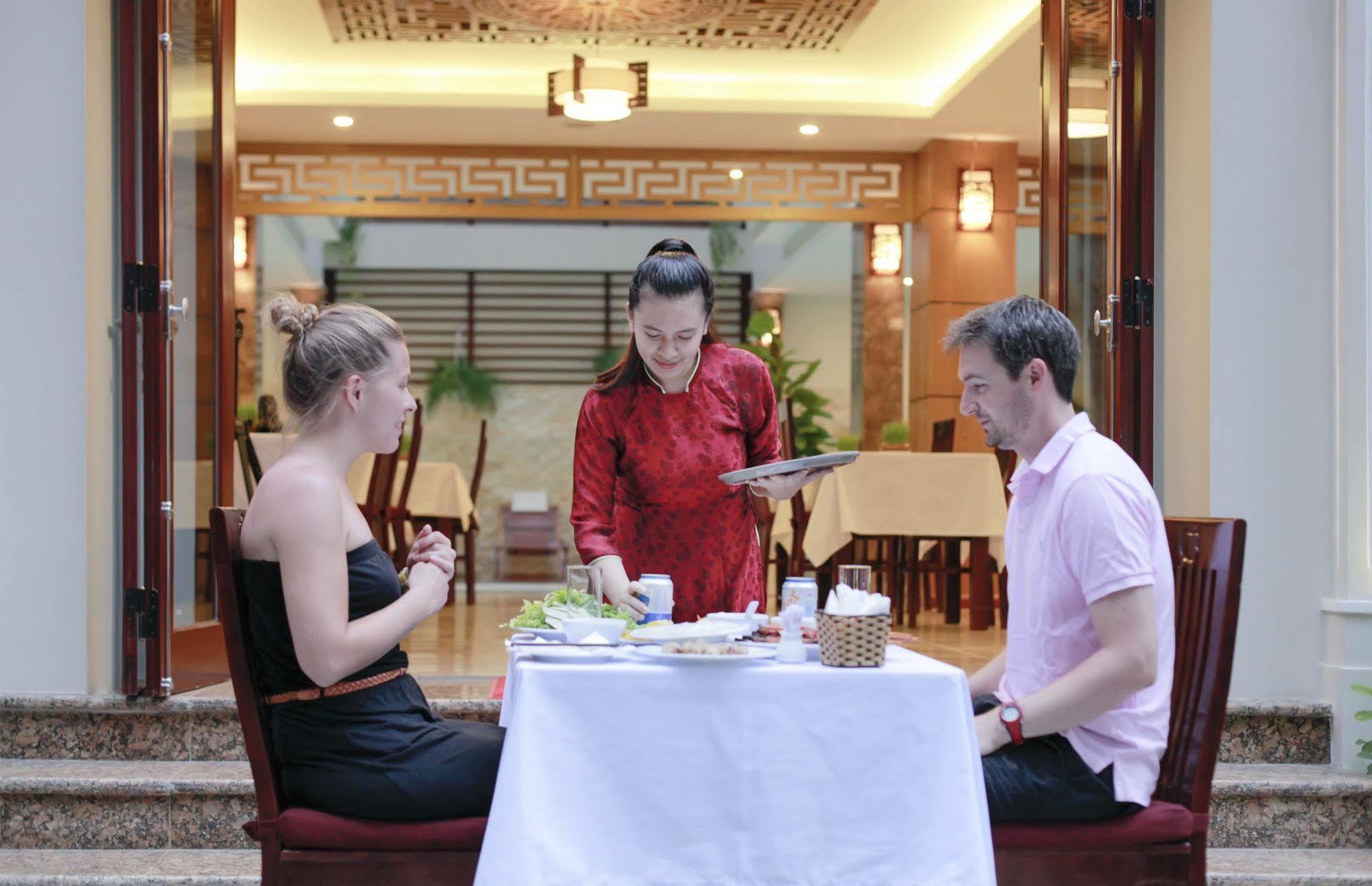 ฮอยอัน ทราเวล ลอดจ์ โฮเต็ล Hotel ภายนอก รูปภาพ